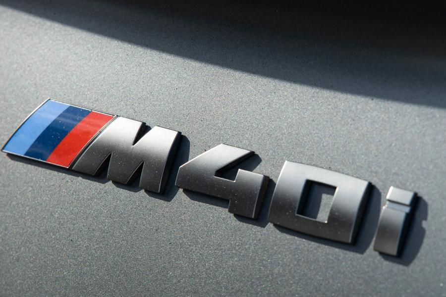 Логотип BMW Z4 M40i (G29) 2019 года  (NA) (фото 18 из 20)
